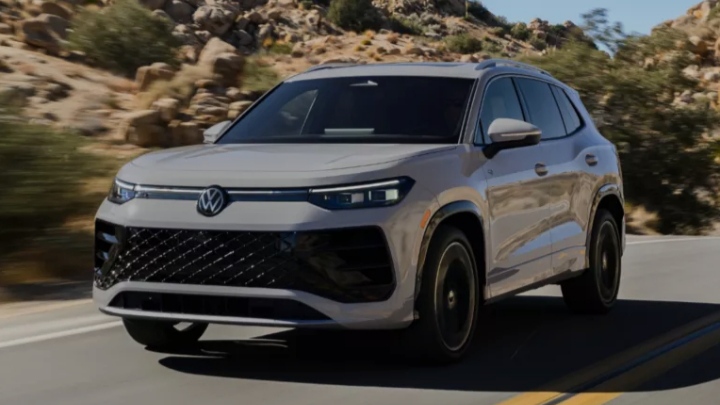 2025 Volkswagen Tiguan R-Line