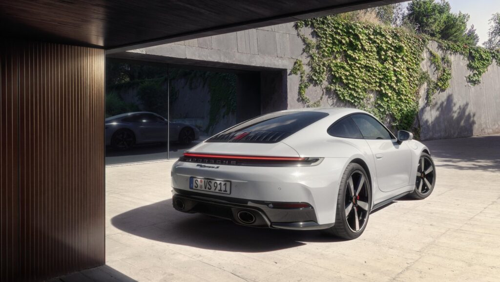 2025 Porsche 911 Carrera S