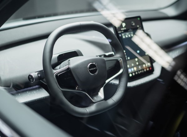 Volvo EX30 vs EX90